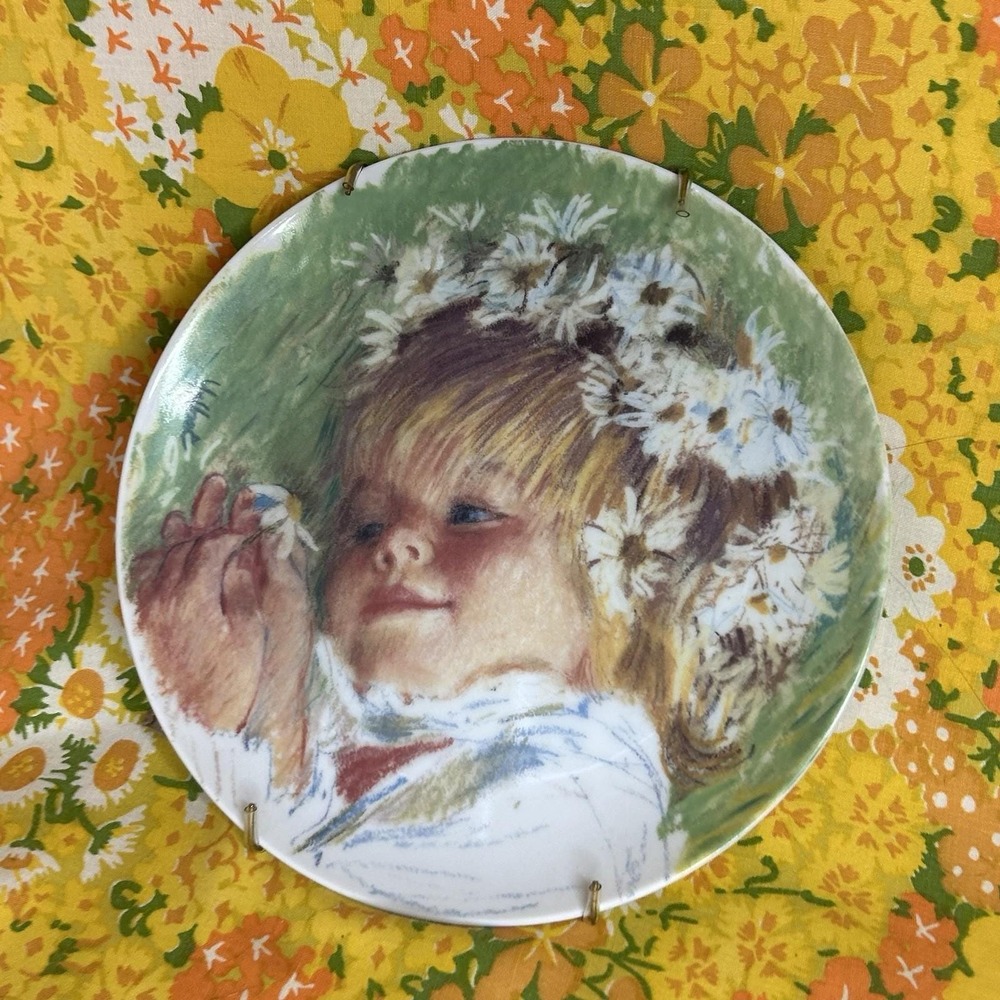 Vintage Daisy Dreamer Frances Hook 1982 Collectors Plate Child in Flower Field